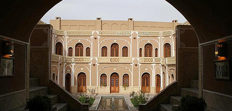 خانه لاری ها